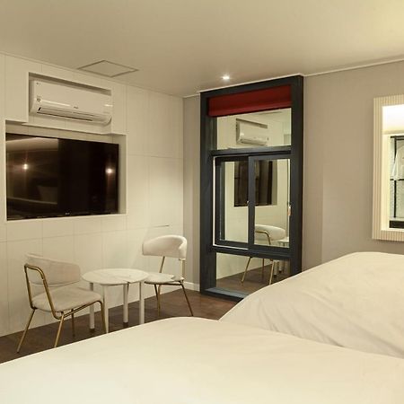 Sinan Equelim Hotel Gwangju Metropolitan City Exterior photo