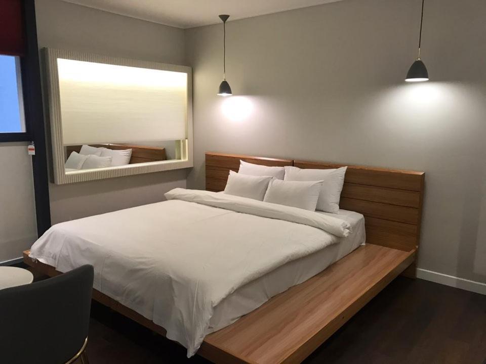 Sinan Equelim Hotel Gwangju Metropolitan City Exterior photo