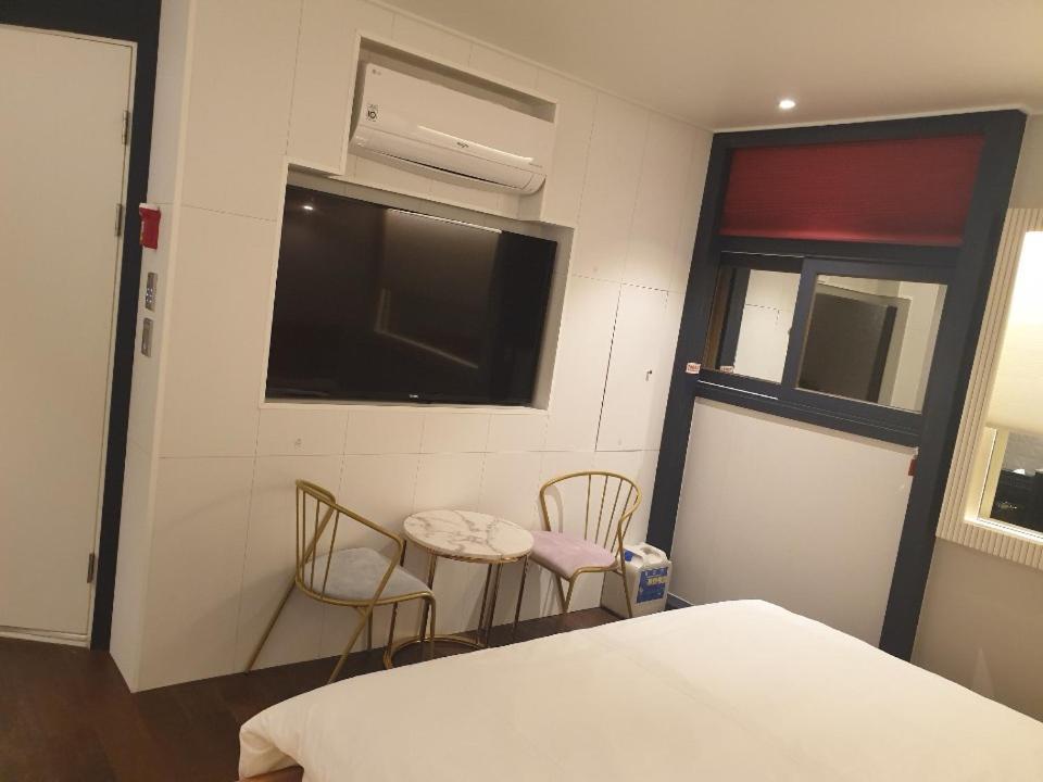 Sinan Equelim Hotel Gwangju Metropolitan City Exterior photo